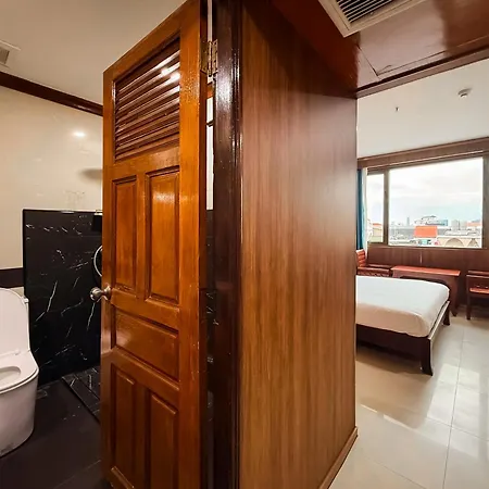 Silvertone Hotel 4*