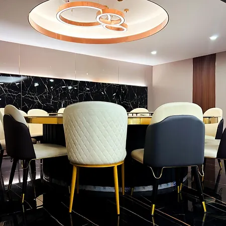 Silvertone Hotel 4*