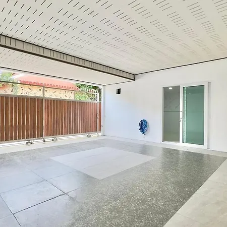 Luxury 5 Bedroom Thaibali Near Walking Street Villa Pattaya