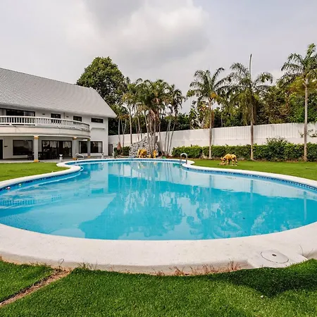 Luxury 5 Bedroom Private Party Pool * Pattaya