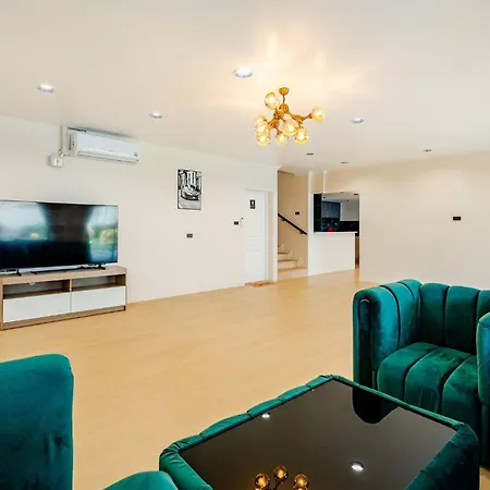 Villa Luxury 5 Bedroom Private Party Pool Pattaya