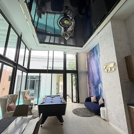 Modern Luxury *