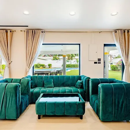 Luxury 5 Bedroom Private Party Pool Villa Pattaya