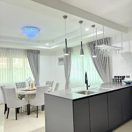 Lion Queen 5-bedroom Pool Pattaya