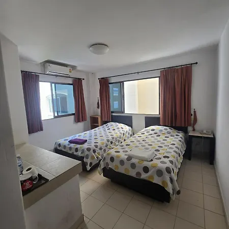 Hostel The Royal Cantina Near Walking Steer Pattaya