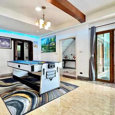 Luxury 5 Bedroom Thaibali Near Walking Street Villa *
