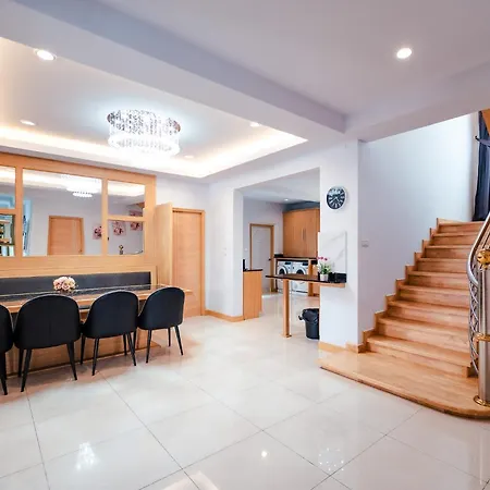 Lagoon 8bhk Luxury Pool Pattaya
