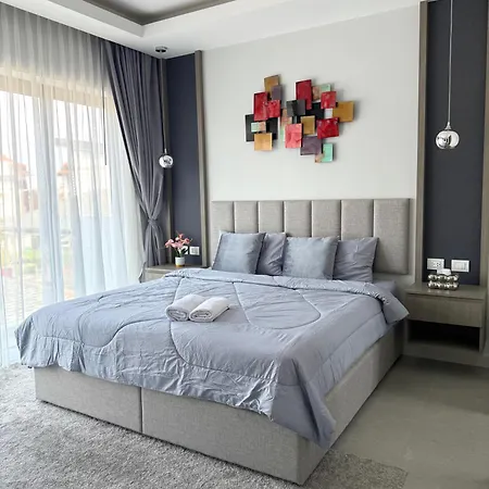 Zensiri Luxury 3br Pool Prime Midtown Villa *