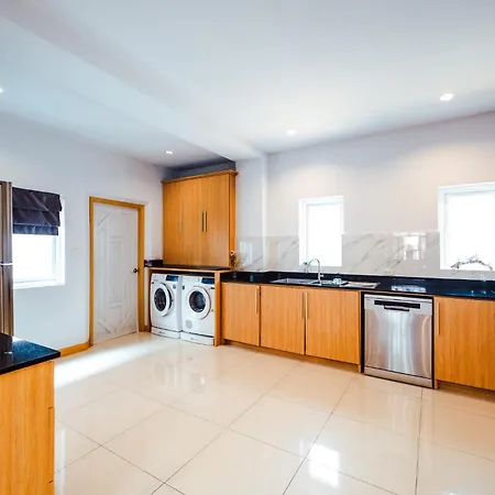 Lagoon 8bhk Luxury Pool *