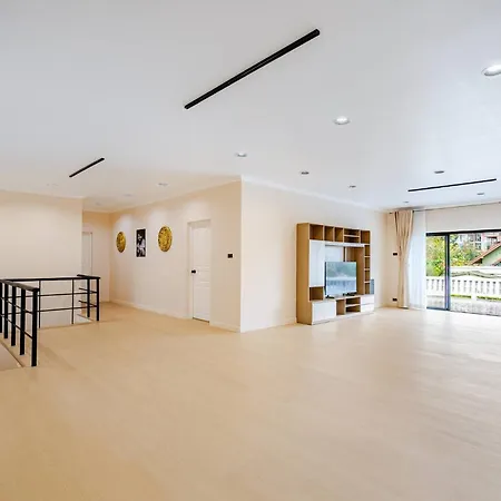 Luxury 5 Bedroom Private Party Pool Pattaya