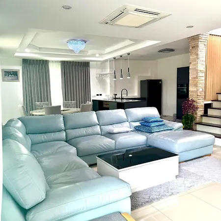 Lion Queen 5-bedroom Pool Pattaya