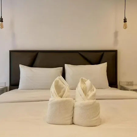 Near Khao Phra Tamnak Anjia Suksabai Pool Pattaya