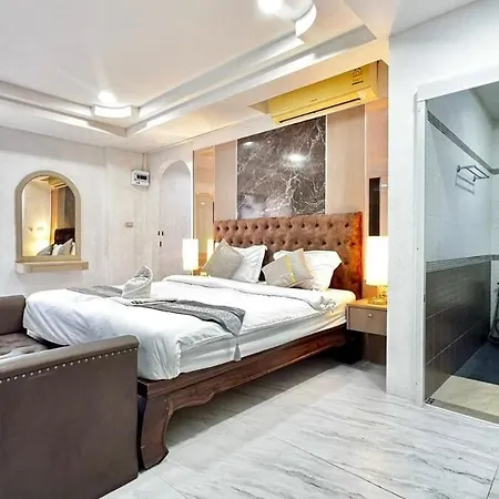 Luxury 5 Bedroom Thaibali Near Walking Street Pattaya