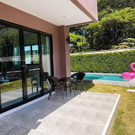 Villa Paradise Away From *