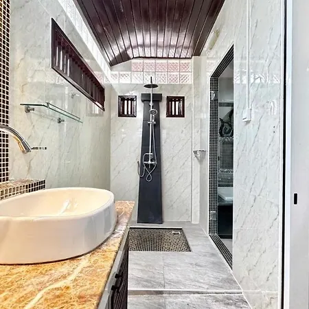 Luxury 5 Bedroom Thaibali Near Walking Street Villa