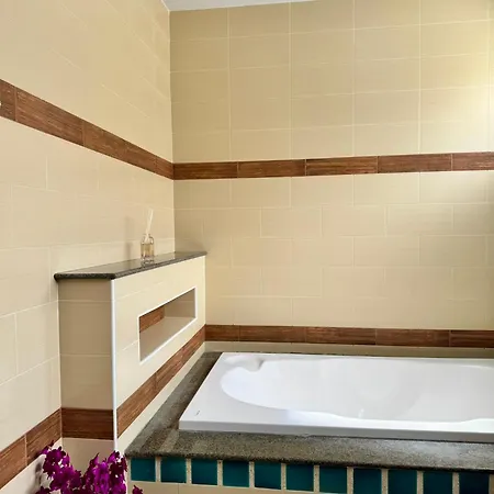 Lion Queen 5-bedroom Pool Villa Pattaya