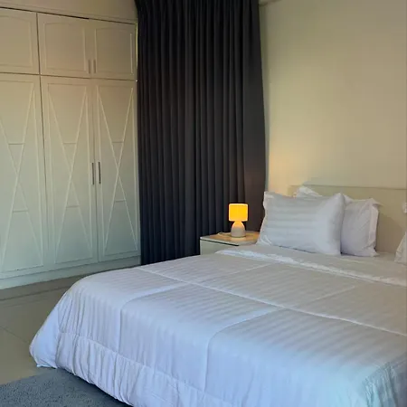 Lion Queen 5-bedroom Pool Villa *