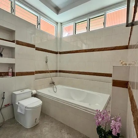 Lion Queen 5-bedroom Pool *