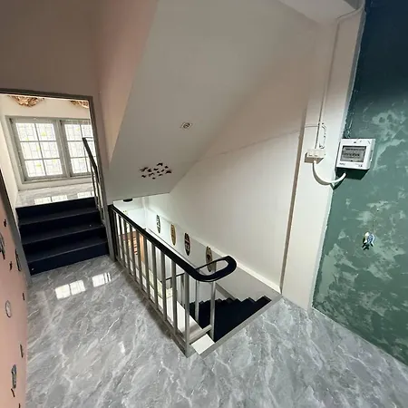 Entire 2nd Floor- 2min Walk To Dongtan Guest house 3*