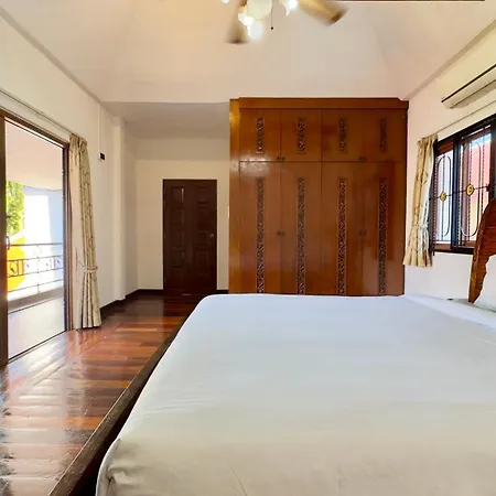 Luxury 5 Bedroom Thaibali Near Walking Street Villa Pattaya