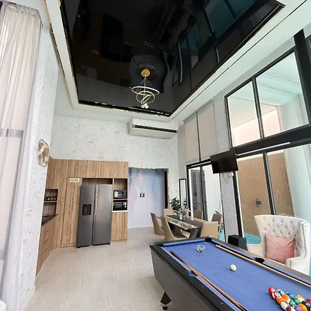 Modern Luxury Villa *