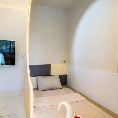 Glass Private Pool Villa Pattaya