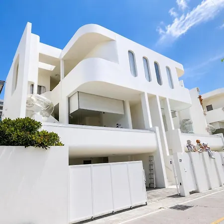 Happy House Pool Pattaya