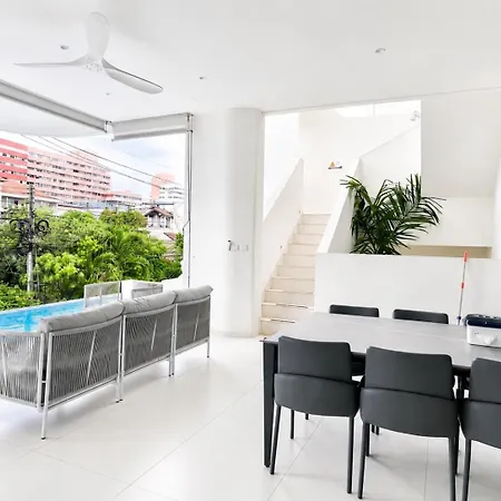 Happy House Pool *