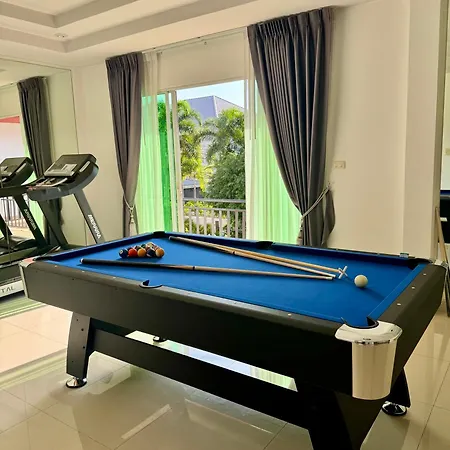 Lion Queen 5-bedroom Pool Villa *