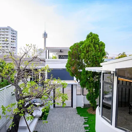 Glass Private Pool Villa Pattaya