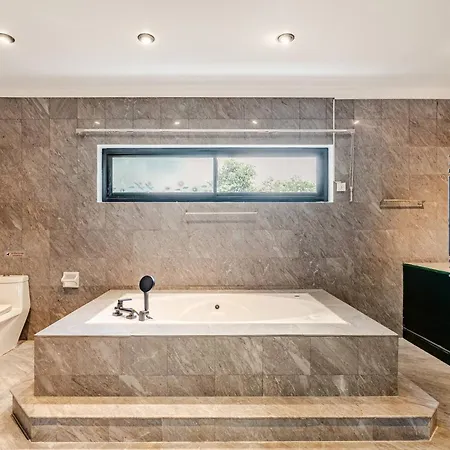 Luxury 5 Bedroom Private Party Pool Villa *