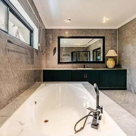 Luxury 5 Bedroom Private Party Pool Pattaya