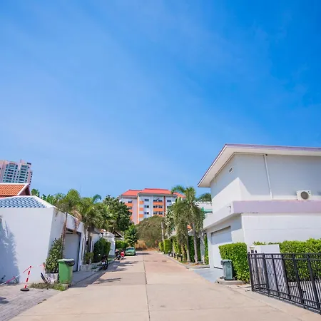 芭提雅市中心现代奢华风格别墅 Villa Pattaya