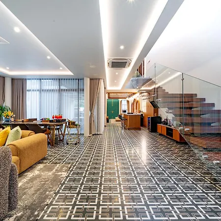 D'amico, Villa Pattaya