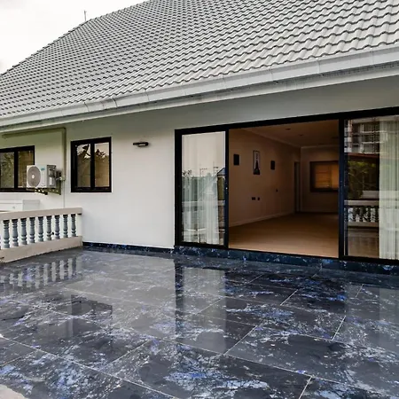 Luxury 5 Bedroom Private Party Pool * Pattaya