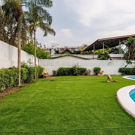 Villa Luxury 5 Bedroom Private Party Pool *
