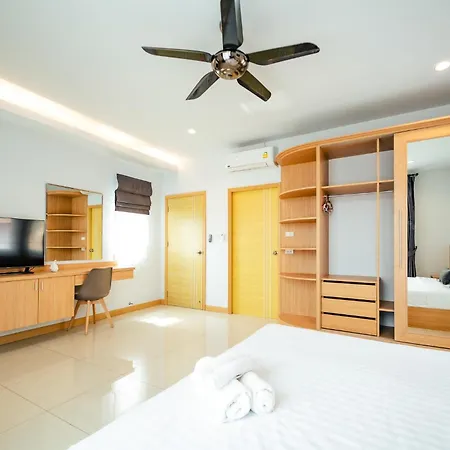 Lagoon 8bhk Luxury Pool Pattaya