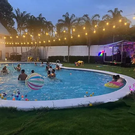 Villa Luxury 5 Bedroom Private Party Pool