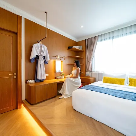 D'amico, Villa Pattaya