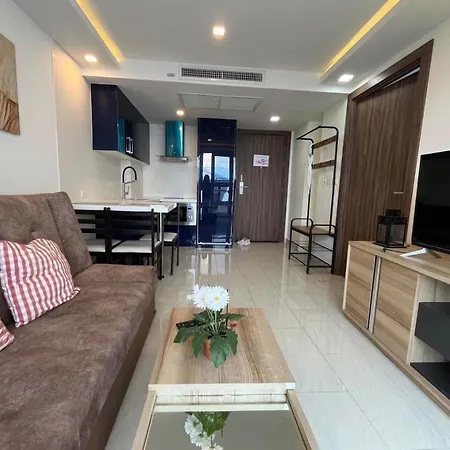 Brand New Condo! Grand Avenue & Apartment