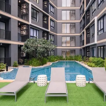 In Downtown With Rooftop Pool Apartment Pattaya