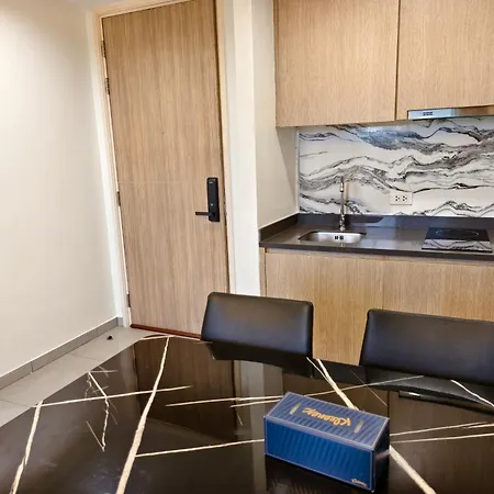 1br 23 High Floor Pool View Close To Walking Street Pattaya