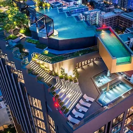 Edge Near & Walking Street Apartment