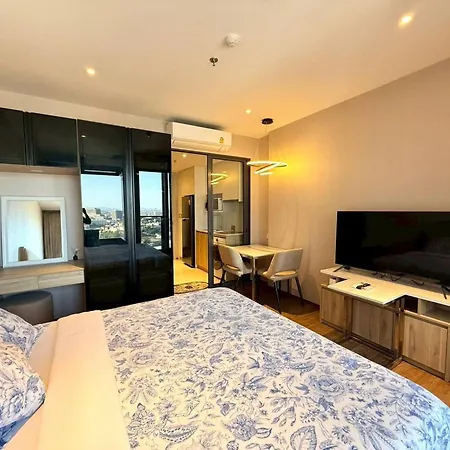 Apartment Luxury With Scenic Rooftop Pool Near Terminal 21 *