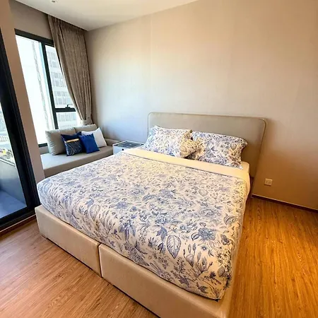 Apartment Luxury With Scenic Rooftop Pool Near Terminal 21