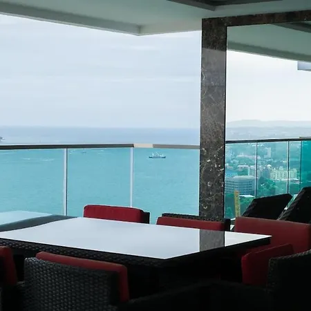 W-tower Wongamat Beachfront Apartment