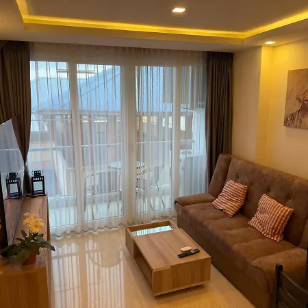Brand New Condo! Grand Avenue & Apartment *