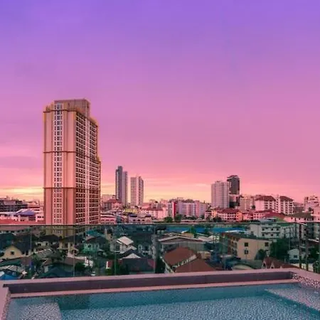 In Downtown With Rooftop Pool Pattaya