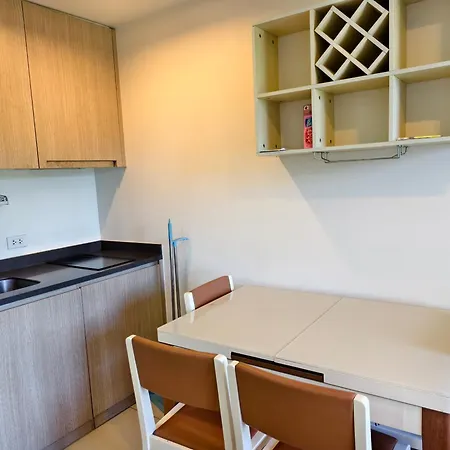 1br High Floor Pool View Close To Walking Street Pattaya