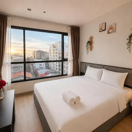 2 Bed Sea View Unit At * Pattaya
